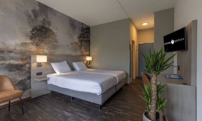 Municipality of Hellendoorn Hotel | Nature-Friendly Room Perfect for Outdoor Enthusiasts Near Speelbos Nijverdal