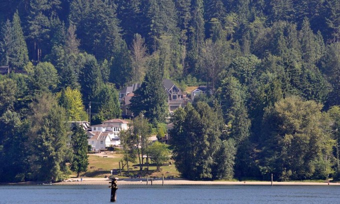 Port Moody Bed & Breakfast | Nature's Door Guest Suite