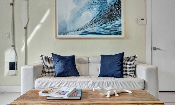 West Avenue Apartment | Nautilus Suite 2BD/2BA Miami Beach Villa Monaco