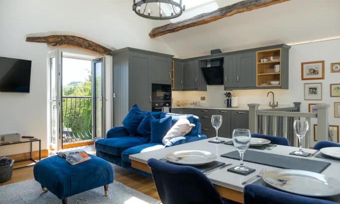 Combs House | Naze View Barn - Cosy, with all mod cons