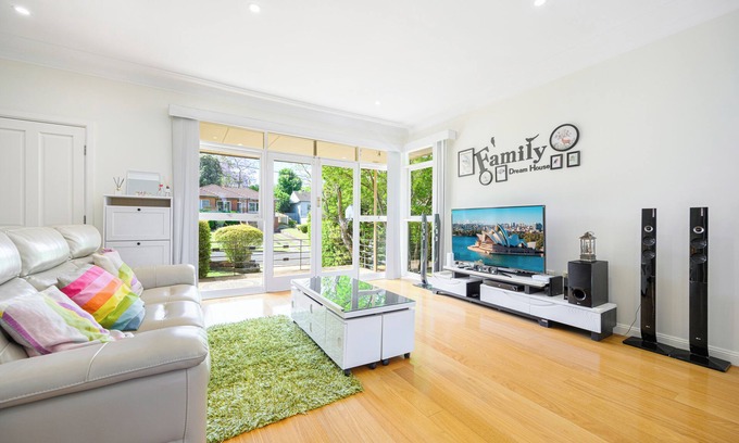 Baulkham Hills House | nBaulkham HIlls near Woolworths 4Br with big yard