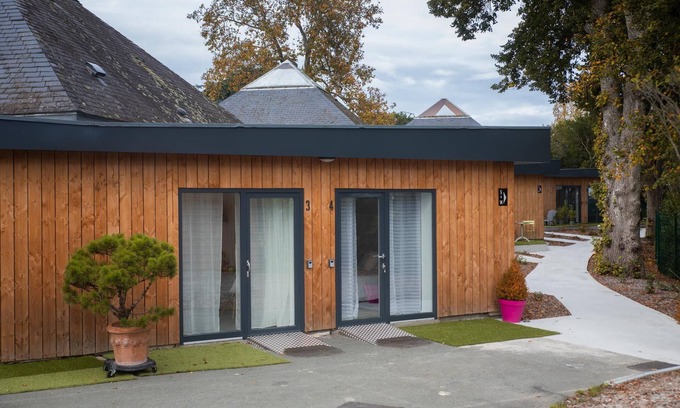 Bouchemaine House | n°10-Bungalow-Family-Ensuite with Shower-Garden view