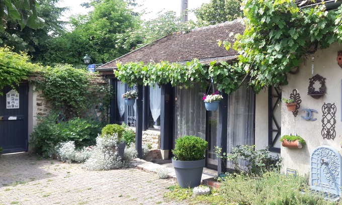 Crecy-en-Brie Cottage | Near Disneyland, LA PARISIENNE n