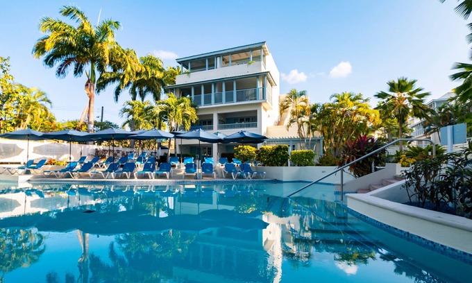 Hastings Hotel | Near Drill Hall Beach! Beachfront Unit w/Balcony! FREE Parking, Pool!