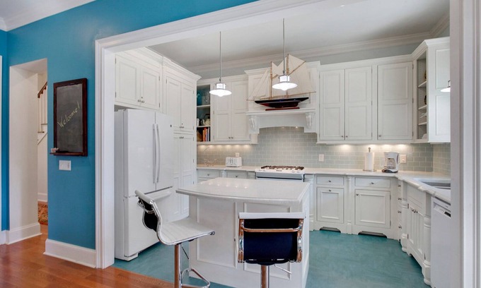 Savannah Victorian District House | Near Forsyth Park with Huge Yard + Room to Relax