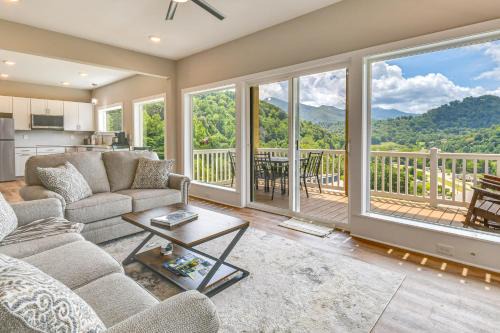Maggie Valley Apartment | Near Hiking Mtn-View Maggie Valley Escape!