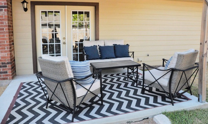 College Station House | Near Kyle Field 3 Bedroom & Two Bath With Outdoor Fire Pit!