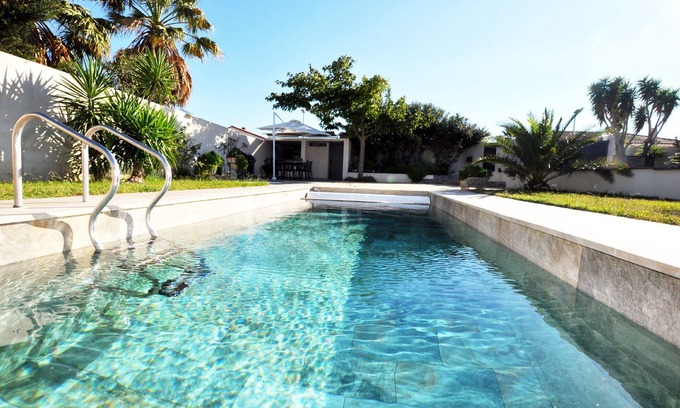 Pia Villa | Near Torreilles beach, villa with swimming pool, equipped summer kitchen, Wi-Fi