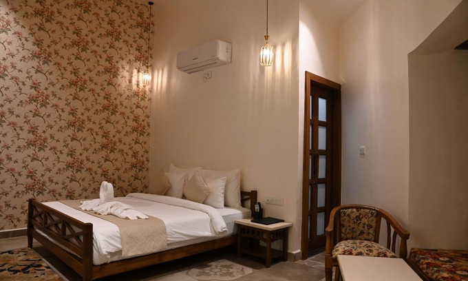 Pachmarhi Resort | Neelam Foresteria Resort