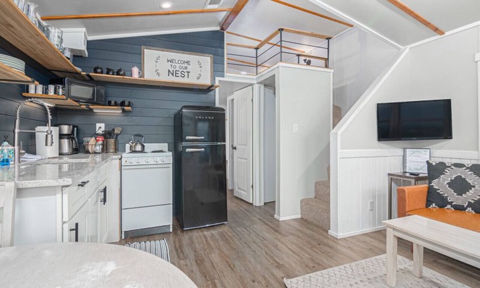 Spring Branch Apartment | Nest · Texas Tiny House with a Big View
