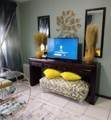 Rondebosch Apartment | Nestle-me