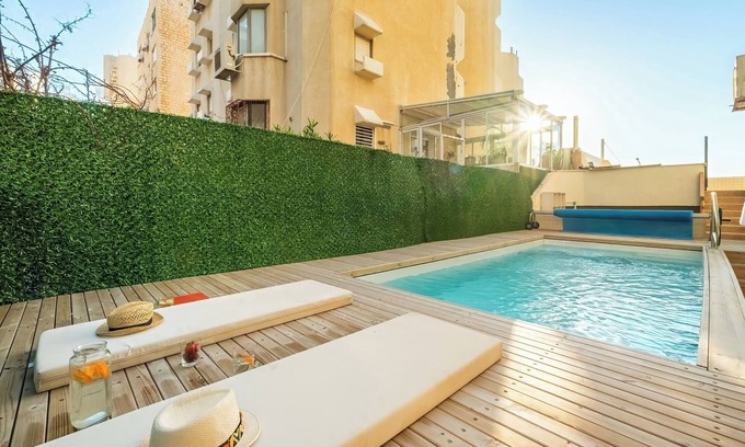 Netanya Apartment | Netanya Beach Pool Studio by Sea N' Rent