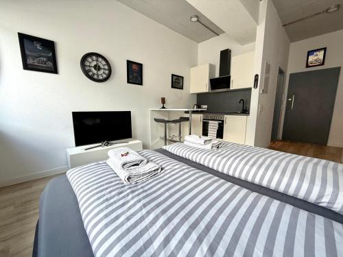 Pforzheim Apartment | NEU MotoLoft Schwarzwaldhochstraße Zentrum Goldstadt Pforzheim Schlössle