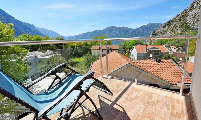 Orahovac Apartment | New 2bd Apt Tamara with sea view