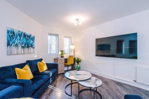 Levenshulme House | NEW!- 4 Bed 3 Bath House In Manchester by Greenstay Serviced Accommodation - FREE Parking - FAST 250 Mbps Wi-Fi - Ideal for Business, Families & Groups - Close to City Centre, Airport, Etihad Stadium