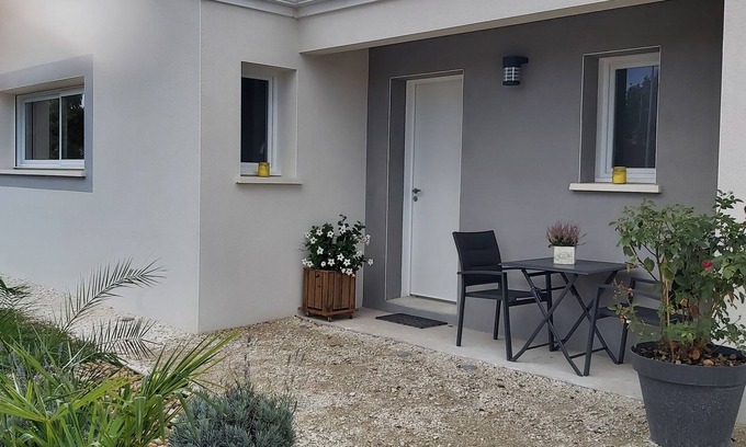 Salignac-sur-Charente House | New 4 * house with spa, heated pool, fenced garden and garage
