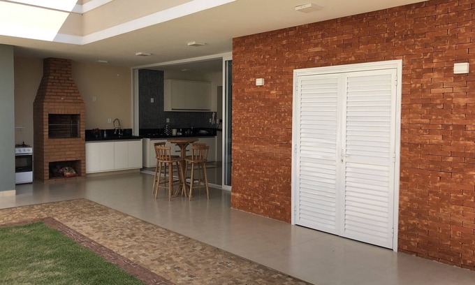 Brotas House | New and integrated house, heated pool, air-conditioned rooms!