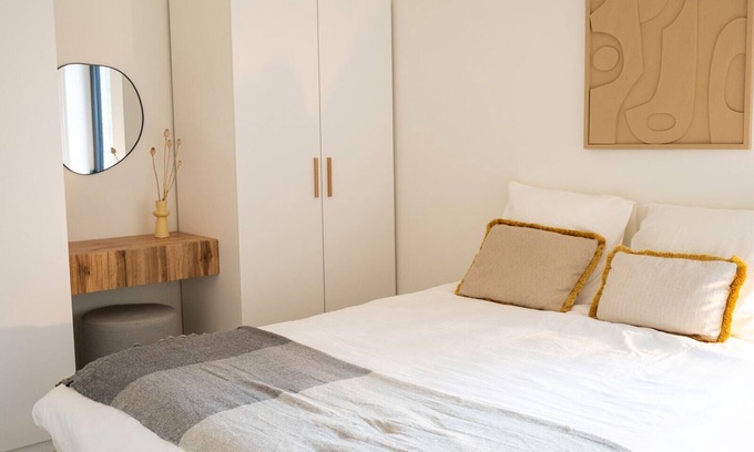 Kappellenbos Apartment | New and spacious studio Herman near Kalmthoutse Heide and Port of Antwerp