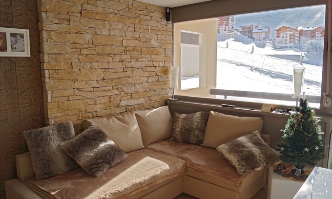 Les Menuires Apartment | New apartment renovated contemporary design on the track in 4-storey cottage