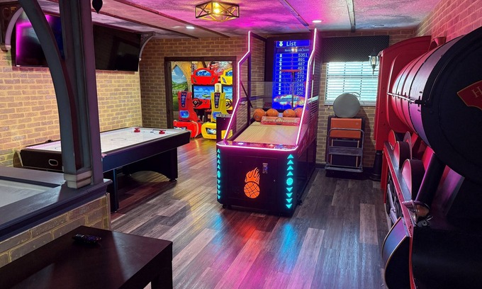 Davenport House | New-Arcade Game Rooms-2 Theaters-6 Themed Bedrooms