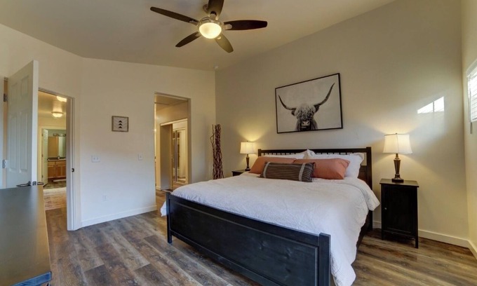 Moab South Valley House | New! Beautiful, secluded views 10 minutes from Downtown Moab!