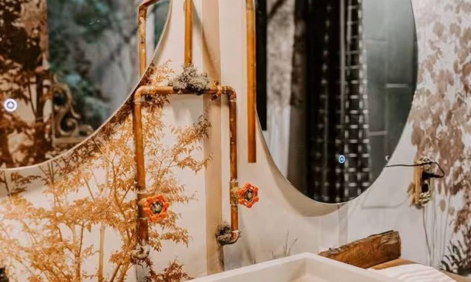 Lenox Cabin | New Bronze Gabel Cabin