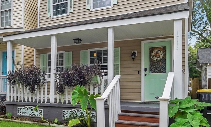 Midtown House | New Cheerful Renovated Home - 5 Min to Downtown!