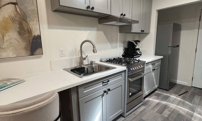 Westchester Apartment | New Clean Studio nearLAX,Sofi,The Forum, Close to freeway