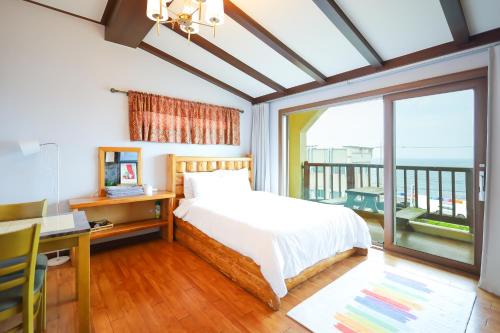 Downtown House | New Coastal Scenery