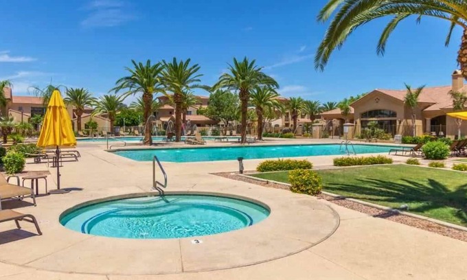 Mesa Condo | *NEW* Family Oasis Getaway! 2 Pools, Spas & Gym!