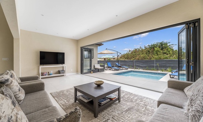 Maynards House | New Family-sized House w/pool, 5 mins from beach