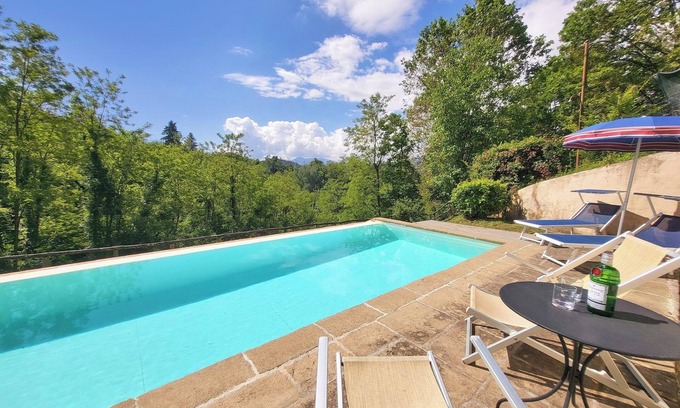 Pieve Fosciana Villa | NEW! Farmhouse & barn with private pool, mountain views, sleeping 8, WIFI.