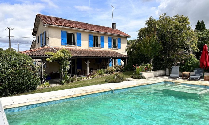 Nanteuil-de-Bourzac Other | New for 2024 - 4 bedrooms, private pool & large garden, amazing country views.