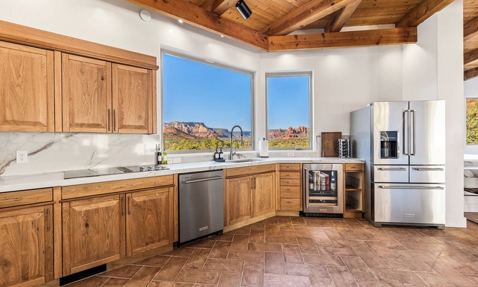 Sedona House | NEW! Hot Tub, Cold Plunge, Sauna, Arcade & VIEWS