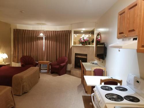 Whitecourt Hotel | New Imperial Suites