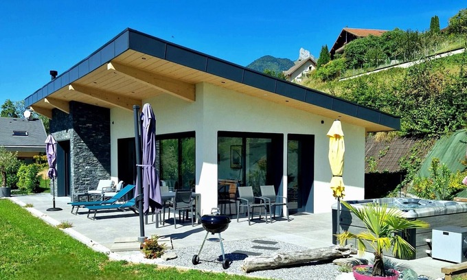 Faverges-Seythenex House | New, independent house for 2 people with panoramic view of the Bauges Massif
