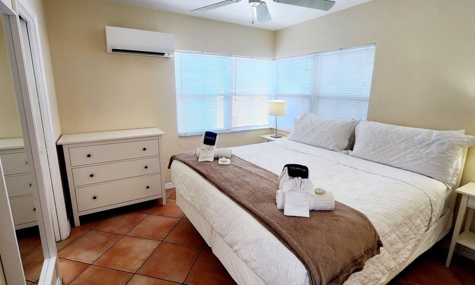 Bay Esplanade Condo | NEW Listing! 1 bedroom/1 bath Apartment! Only a 5 min walk beach! Great views!