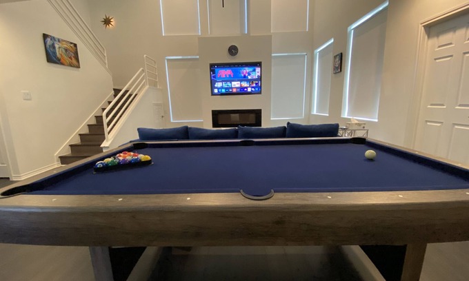 Barker House | NEW LISTING ‼️4BDR CONTEMPORARY HOME WITH POOL TABLE & MEDIA ROOM🎱🎞