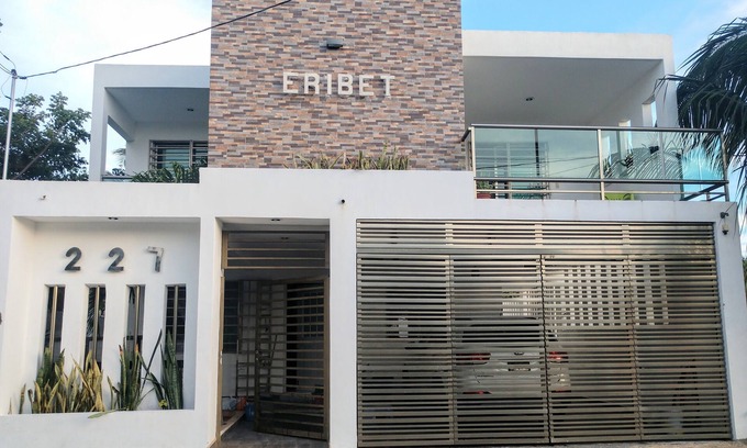 Chicxulub Puerto House | *New Listing* Close to the Sea, 2 blocks from the Beach