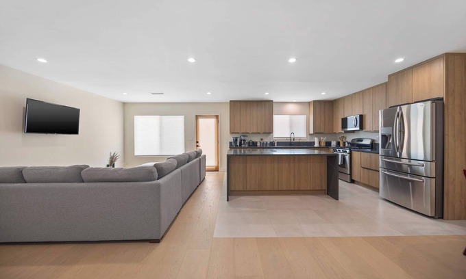 Reseda House | New Listing! Valley Villa by Colby & Conrad!