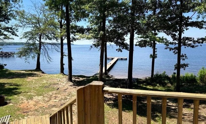 Negreet Cabin | New Listing! Waterfront 3-bedroom home with amazing views in Toledo Bend.