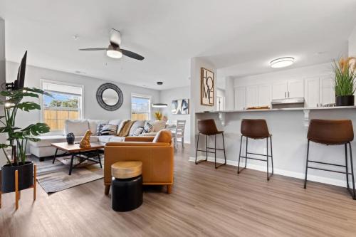 Terry Sanford Apartment | New LUXE APT 3BR Downtown Fay Unit B