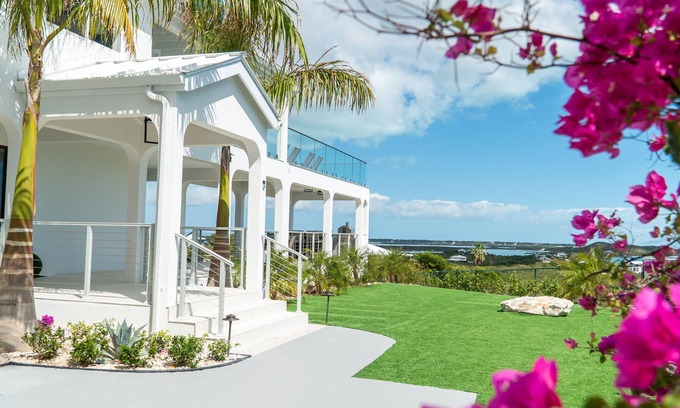 Venetian Road Settlement Villa | New Modern Villa with great panoramic views