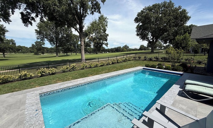 Prairie Hills House | New, modern residence with pool and GC view. Available World Cup month only.