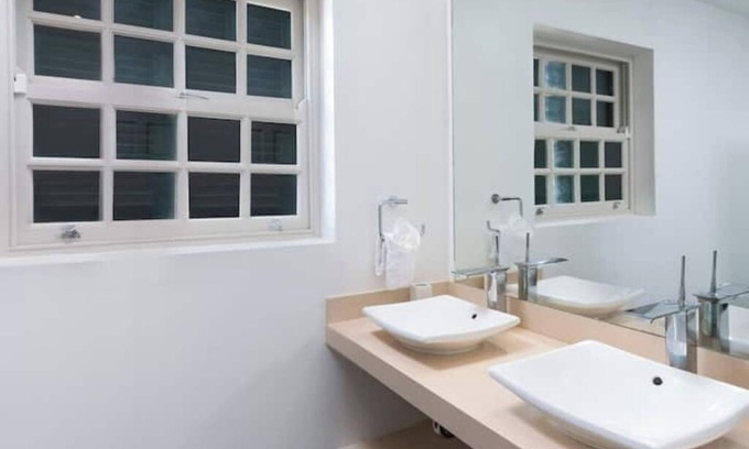 Gibbs Bay Villa | NEW: Mullins Bay 1 - Sea Views