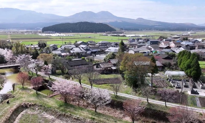 Aso Bed & Breakfast | NEW opening in Uchimaki, Aso, Kumamoto in 2024.4! We offer authentic training equipment and a healthy cafe menu based on the theme of Non sugar cafe!