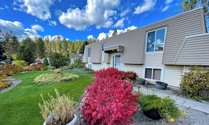 Spokane House | NEW Pine River Home- 5BD, SPA, Home Theater. 7 minutes to WHITWORTH UNIVERSITY