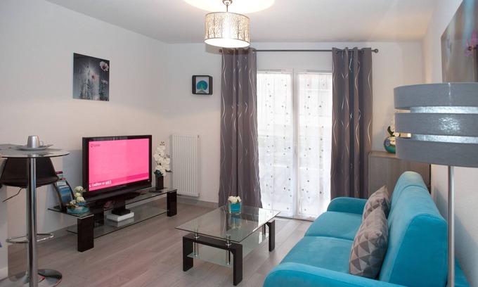 Quartier du Port Apartment | new quiet studio with balcony in the port of Nice