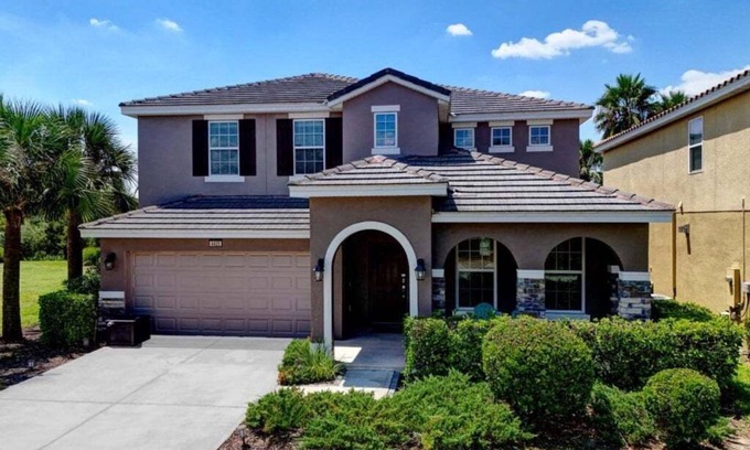 Loughman Villa | NEW! Spacious 5-Bedroom Resort Pool Home with Lake View