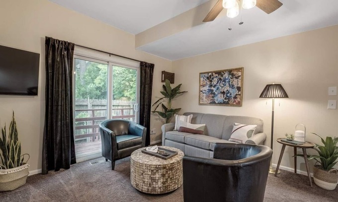 College Heights Apartment | NEW! Stylish Sanctuary Near EMU: Ideal for Med Students